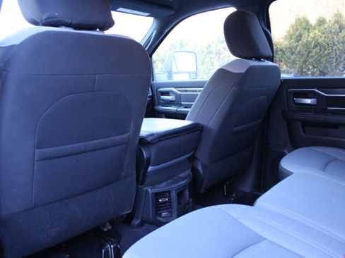 Used 2024 RAM 2500 Big Horn w/ Bed Utility Group image 15