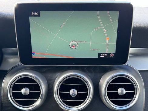 Used 2018 Mercedes-Benz GLC 300 4MATIC image 19