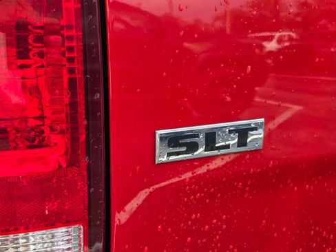 Used 2019 RAM 1500 Classic SLT AWD/4WD image 11