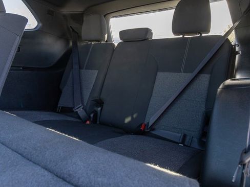 Used 2025 GMC Acadia Elevation image 9