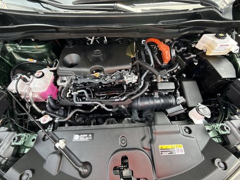 Certified 2025 Toyota Sienna XLE Woodland Edition AWD/4WD image 18