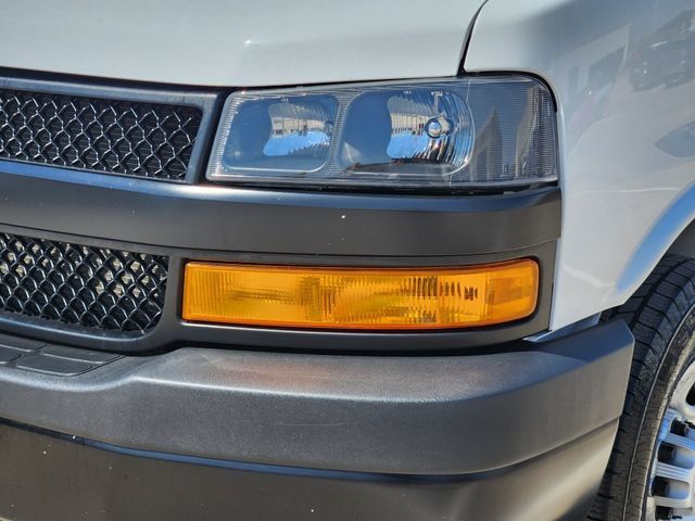 Used 2025 Chevrolet Express 3500 LS RWD image 16