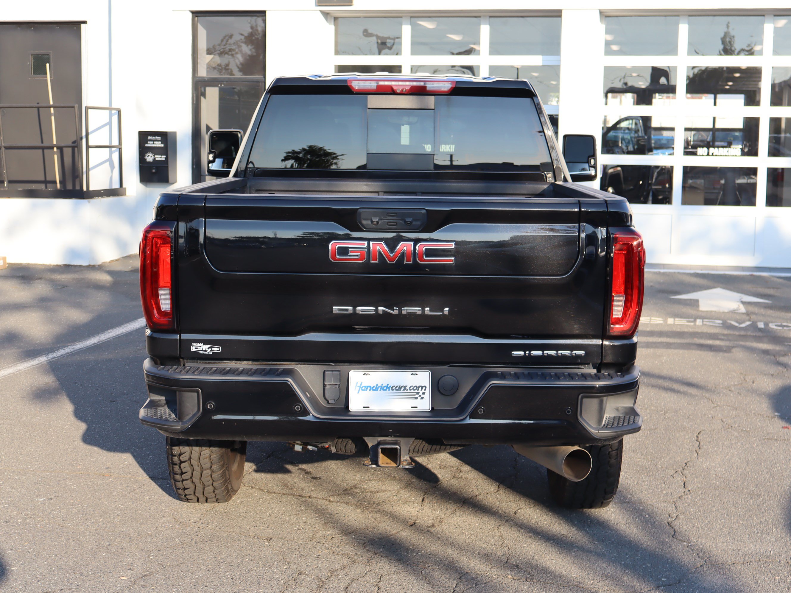 Used 2023 GMC Sierra 2500 Denali w/ Denali Black Diamond Edition AWD/4WD image 10