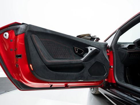 Used 2018 Lamborghini Huracan Performante image 28