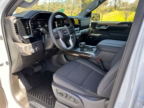 New 2025 GMC Sierra 1500 Elevation w/ Preferred Package image 12