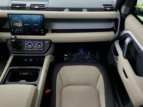 Used 2024 Land Rover Defender 130 X-Dynamic SE AWD/4WD image 59