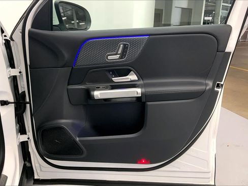 New 2026 Mercedes-Benz GLB 250 image 11
