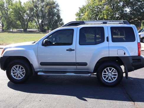 Used 2015 Nissan Xterra S image 9