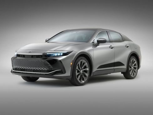 Used 2023 Toyota Crown XLE AWD/4WD image 1