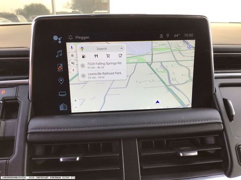 Used 2024 Chevrolet Suburban Z71 w/ Luxury Package image 9