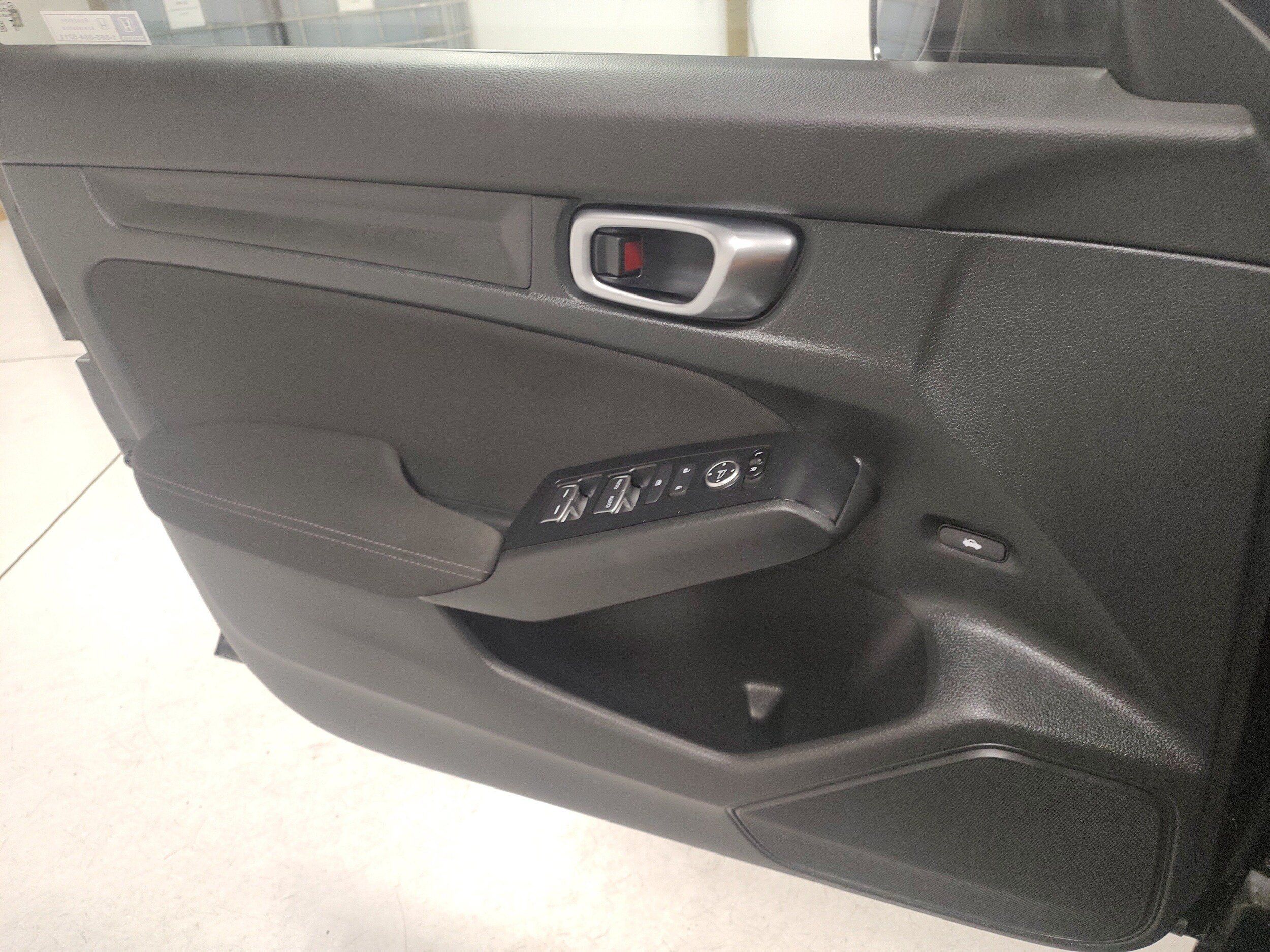 Used 2025 Honda Civic Sport image 9