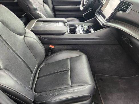 Used 2024 Jeep Wagoneer Series II AWD/4WD image 11