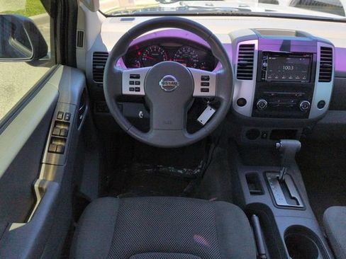 Used 2015 Nissan Frontier SV RWD image 16