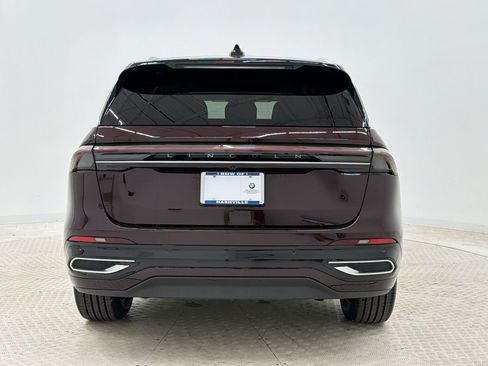 Used 2025 Lincoln Nautilus Reserve AWD/4WD image 9