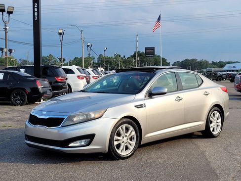 Used 2013 Kia Optima EX w/ Premium Pkg FWD image 2