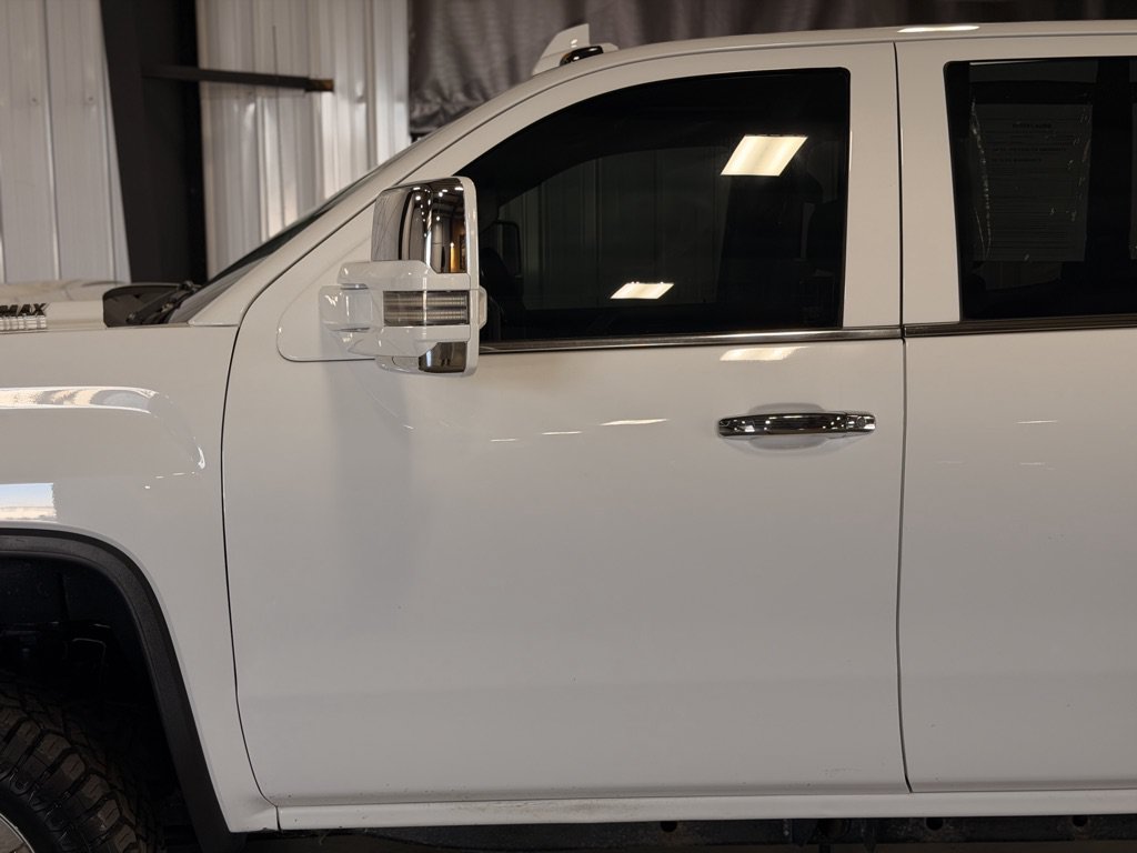 Used 2018 GMC Sierra 3500 Denali w/ Duramax Plus Package AWD/4WD image 10