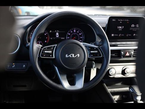 Used 2023 Kia Forte LXS w/ LXS Technology Package image 8