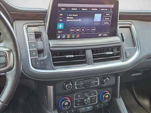 Used 2021 Chevrolet Suburban Premier w/ Premium Package image 15