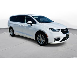 Used 2023 Chrysler Pacifica Touring-L w/ Uconnect Theater Family Group video 2