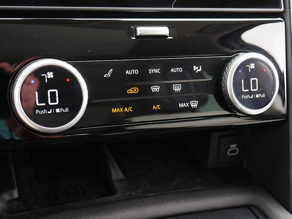 Used 2025 Land Rover Discovery Metropolitan Edition AWD/4WD image 50