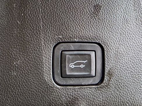 Used 2019 Chevrolet Traverse RS w/ LPO, Floor Liner Package AWD/4WD image 31