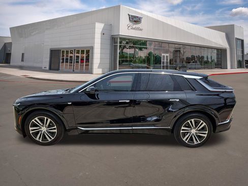 Certified 2024 Cadillac Lyriq Luxury RWD image 3