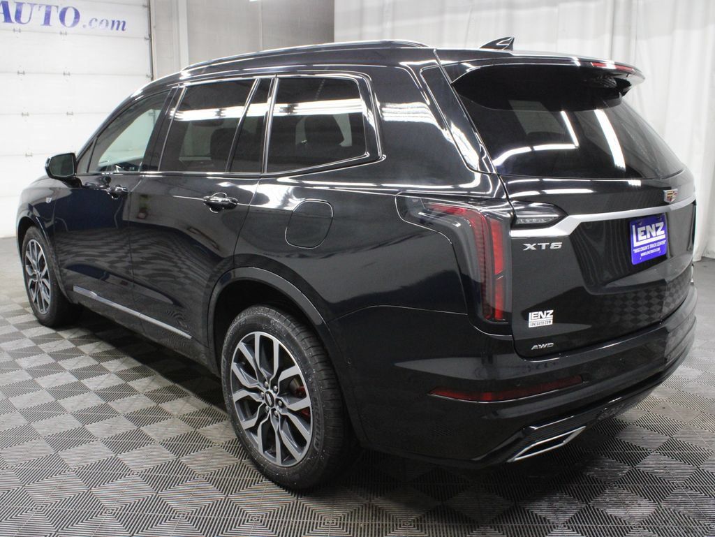 Used 2022 Cadillac XT6 Sport w/ Technology Package AWD/4WD image 7
