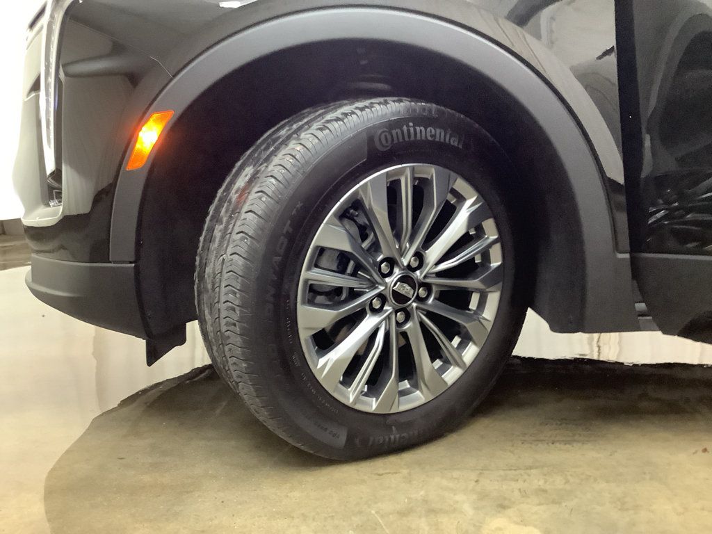 Used 2025 Cadillac XT4 Premium Luxury AWD/4WD image 25