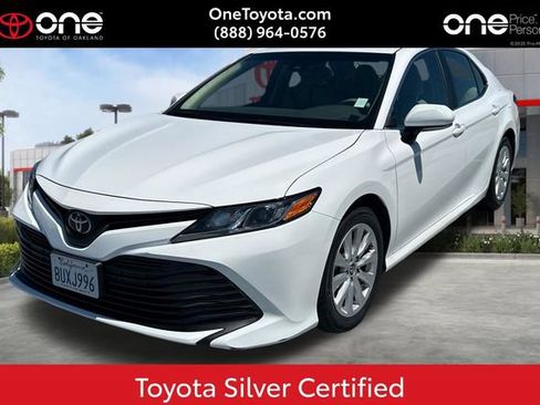 Used 2018 Toyota Camry LE w/ Convenience Package FWD image 1