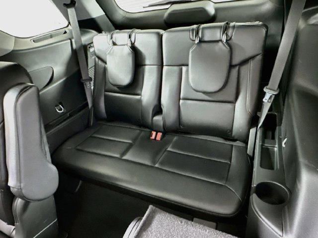 Used 2024 Ford Explorer Limited w/ Limited Technology Package RWD image 12