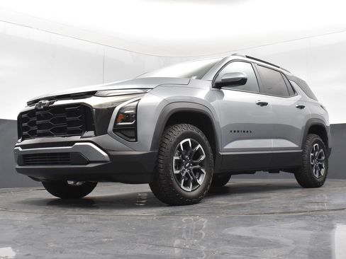 Used 2025 Chevrolet Equinox ACTIV image 15