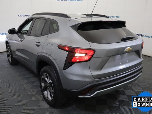 Used 2026 Chevrolet Trax LT FWD image 10