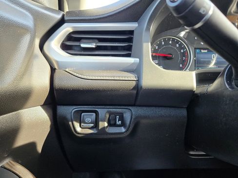 Used 2023 GMC Acadia SLE w/ Driver Convenience Package image 21