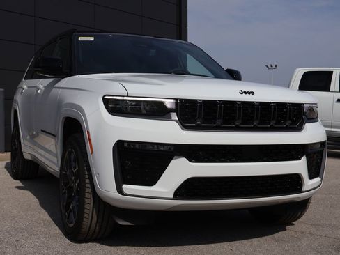 New 2026 Jeep Grand Cherokee L Summit AWD/4WD image 6