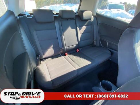 Used 2010 Volkswagen Golf 2-Door FWD image 16