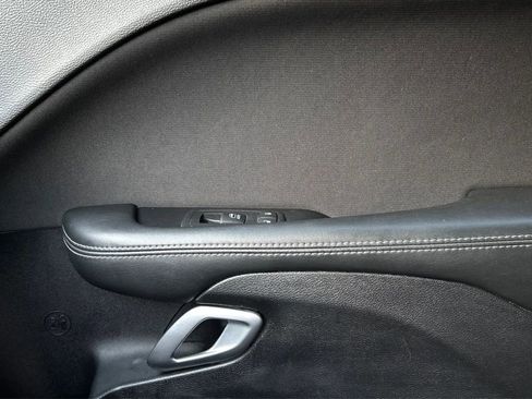 Used 2015 Dodge Challenger R/T RWD image 41