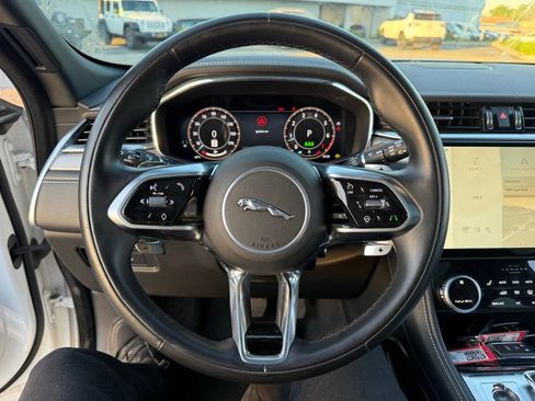 Used 2024 Jaguar F-PACE R-Dynamic S image 6