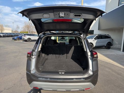 Used 2023 Nissan Rogue SV image 15