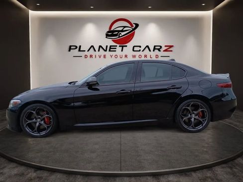 Used 2019 Alfa Romeo Giulia Ti Sport w/ Quick Order Package 22U Sport RWD image 2