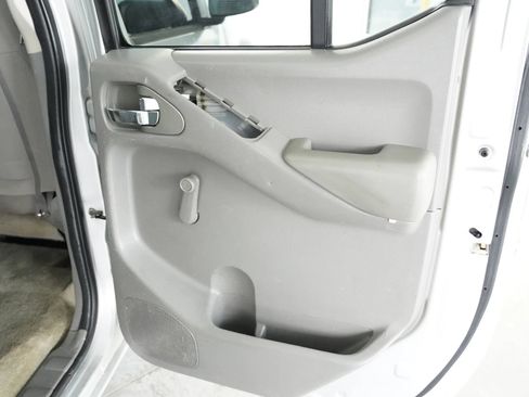 Used 2018 Nissan Frontier S RWD image 16
