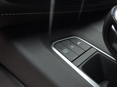 Certified 2022 Cadillac Escalade ESV Sport Platinum image 35