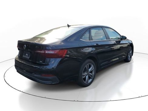 Used 2024 Volkswagen Jetta SE image 6