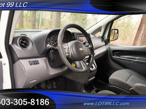 Used 2017 Chevrolet City Express LT image 2