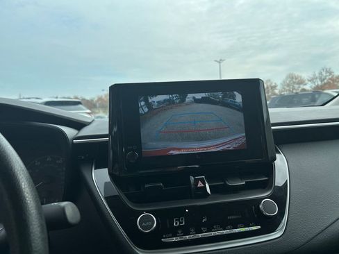 Used 2023 Toyota Corolla LE image 16