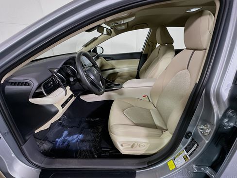Used 2023 Toyota Camry LE image 11