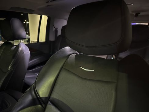 Used 2018 Cadillac Escalade ESV Premium Luxury image 4