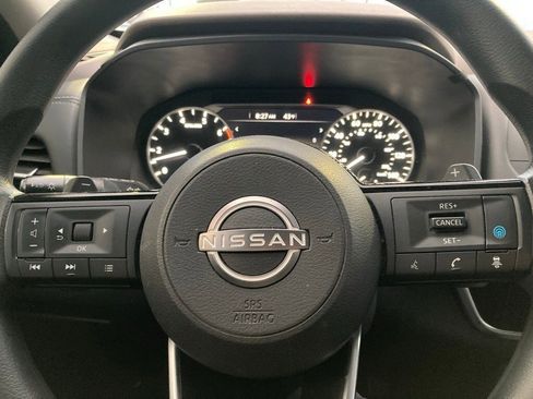 Used 2022 Nissan Rogue SV image 18