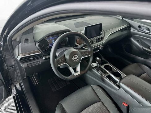 Used 2024 Nissan Altima 2.5 SV image 30