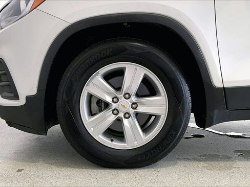 Used 2021 Chevrolet Trax LT FWD image 8
