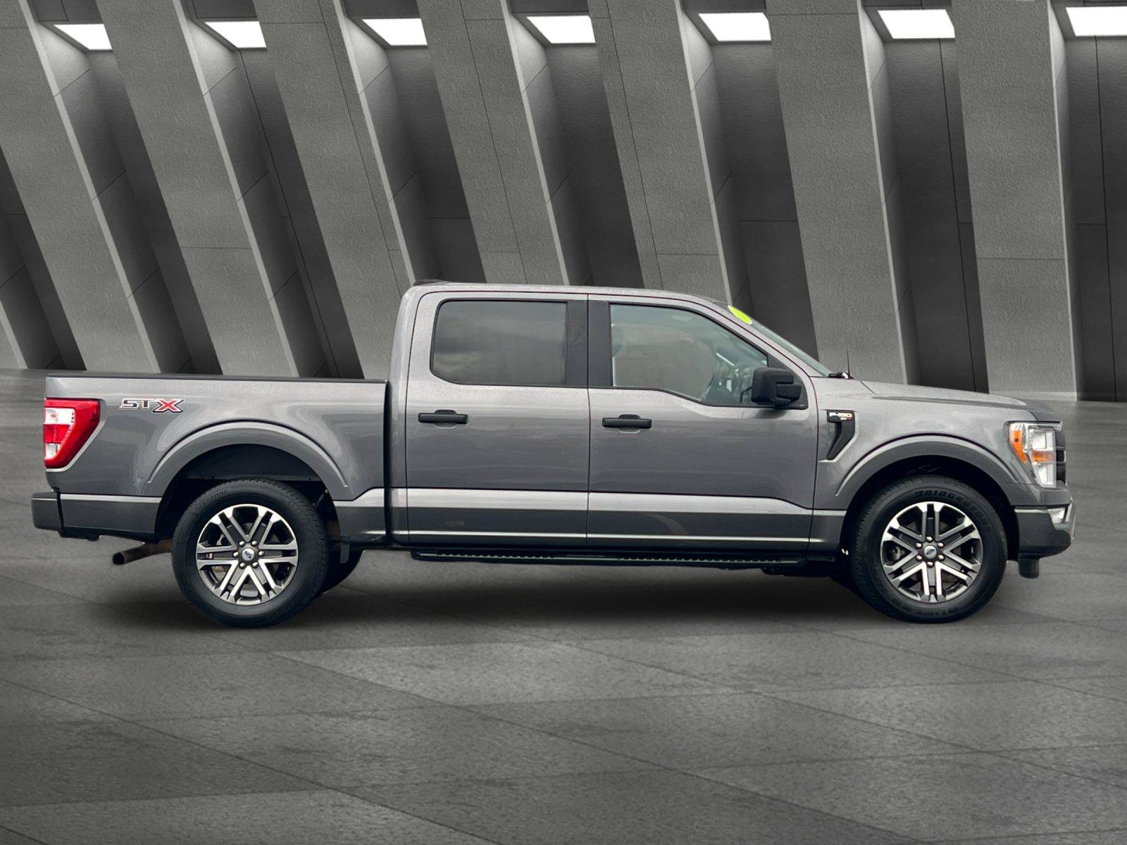 Used 2021 Ford F150 XL w/ STX Appearance Package RWD image 3